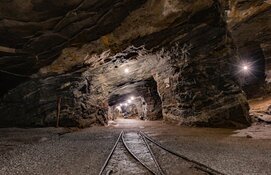 Silver Momentum Builds as Supply Tightens and Growth Accelerates